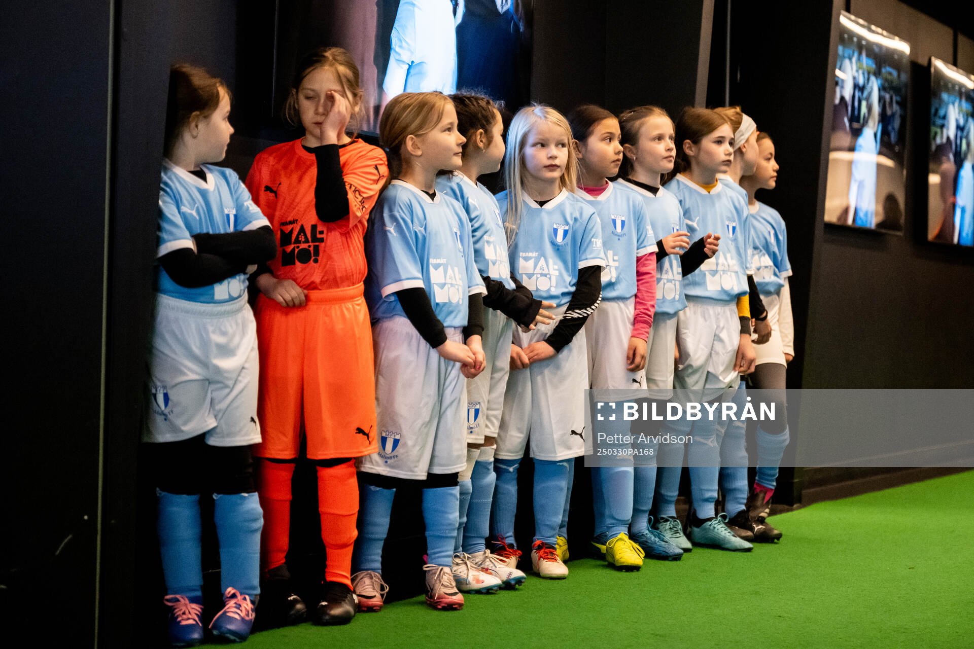 Knattar i spelargången
