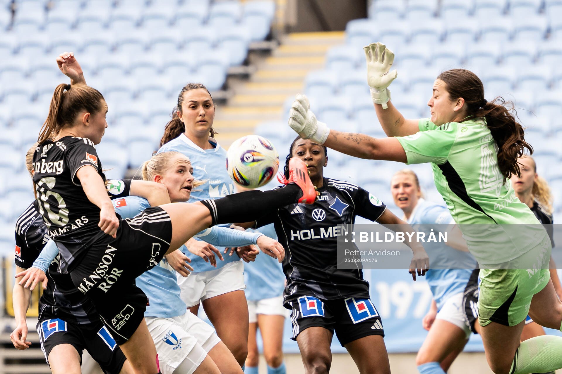 Malmö FFs Tuva Skoog och Isabella D'Aquila oroar mot IFK