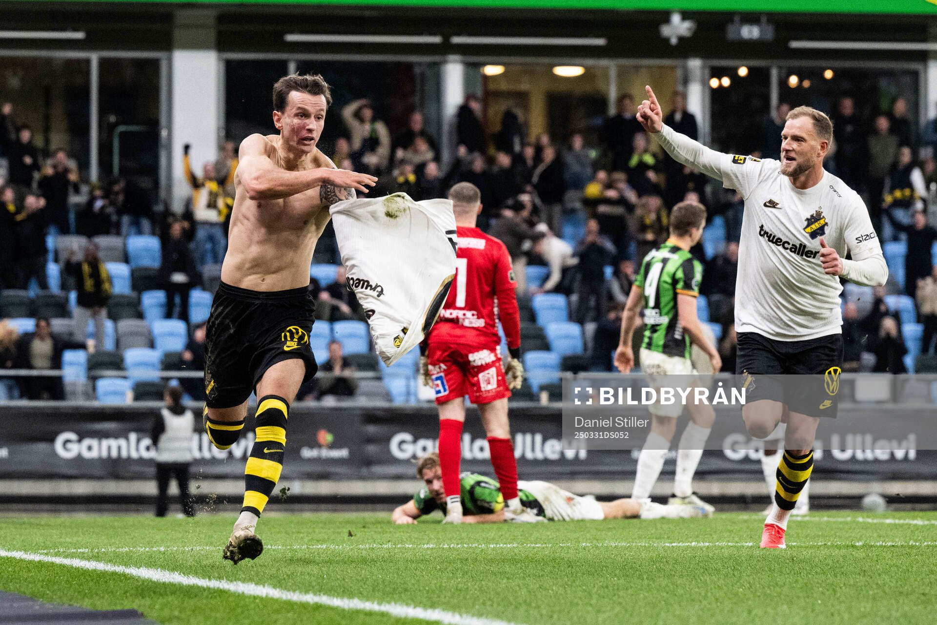 AIKs Bersant Celina jublar med John Guidetti