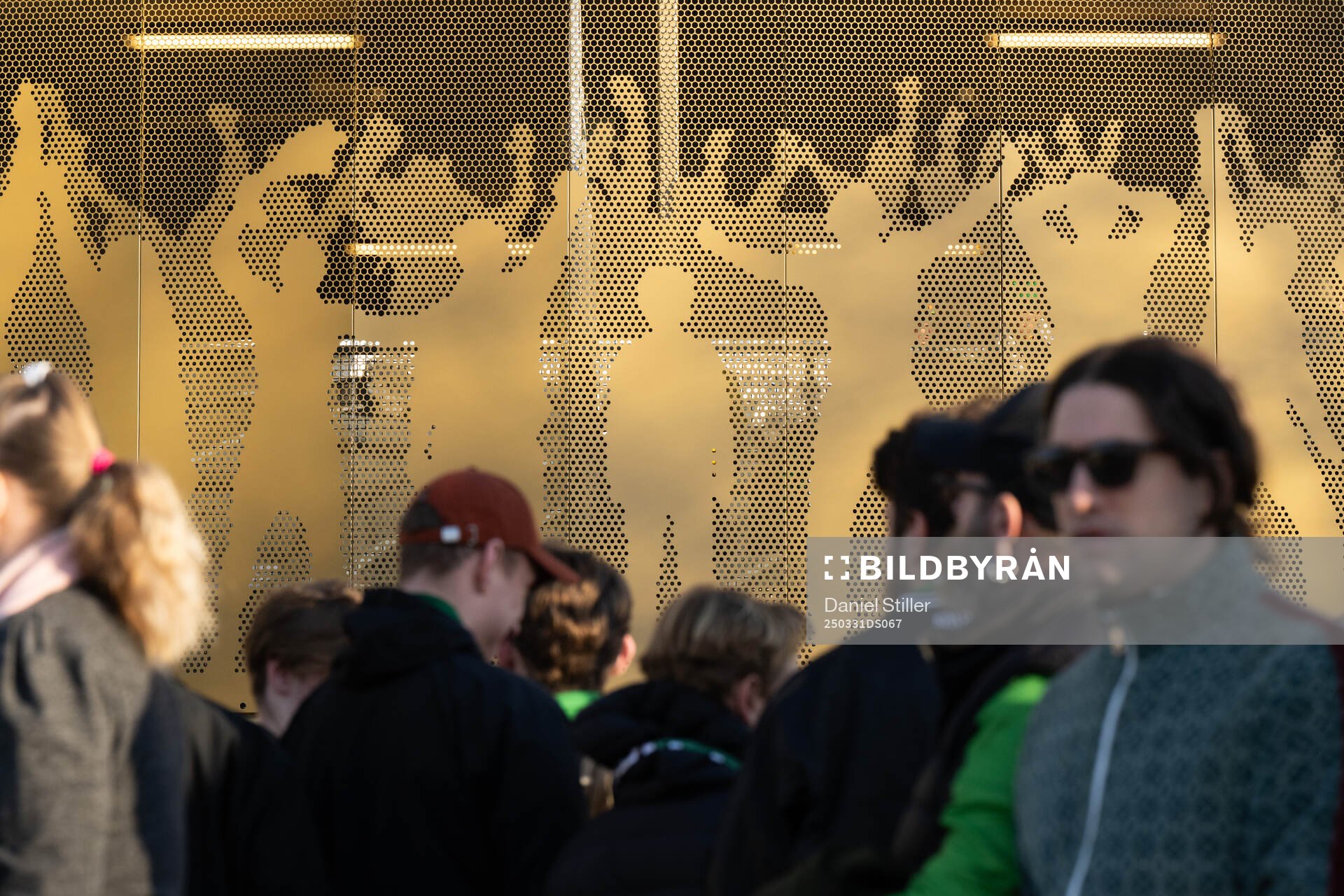 De nya skyddsgallren utanför Gamla Ullevi