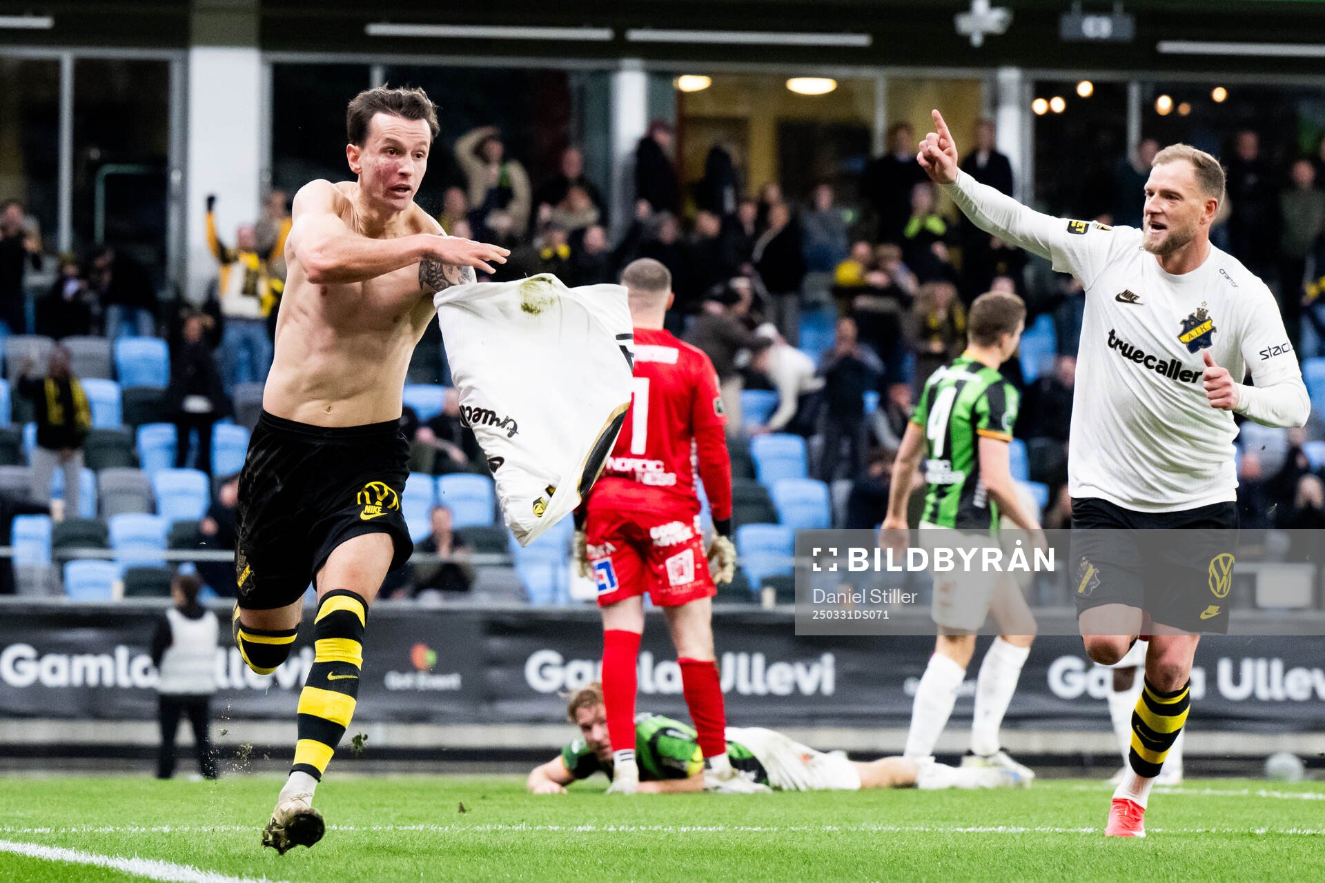 AIKs Bersant Celina jublar med John Guidetti