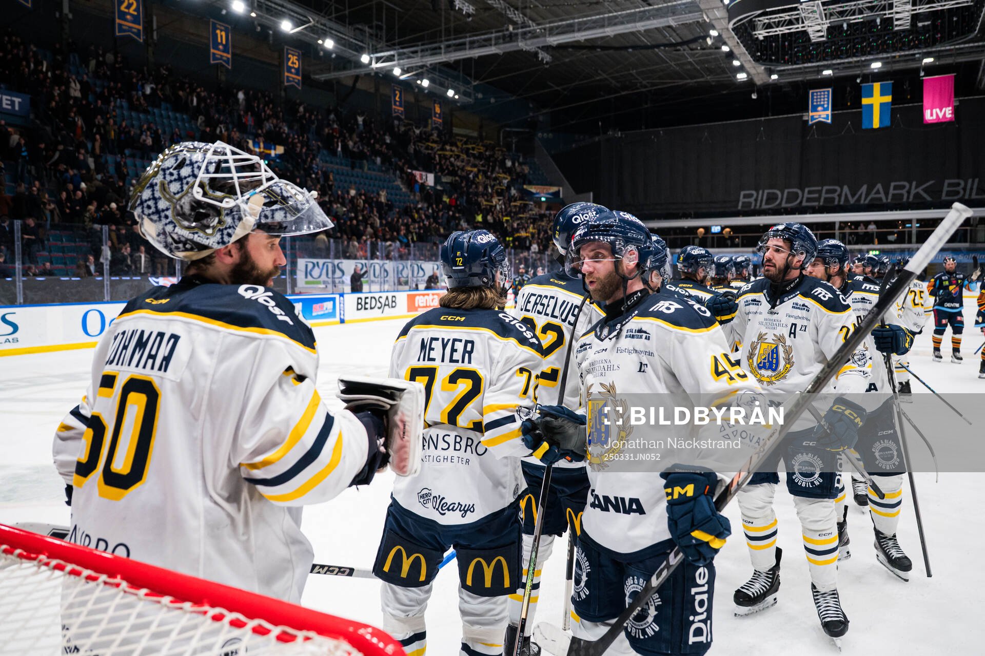 Södertäljes målvakt Frans Tuohimaa jublar med Sebastian