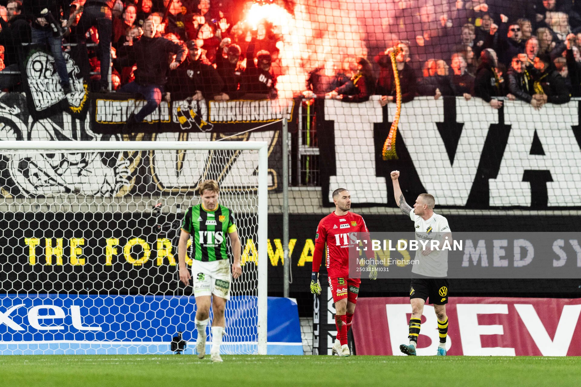 GAIS August Wängberg och målvakt Mergim Krasniqi deppar