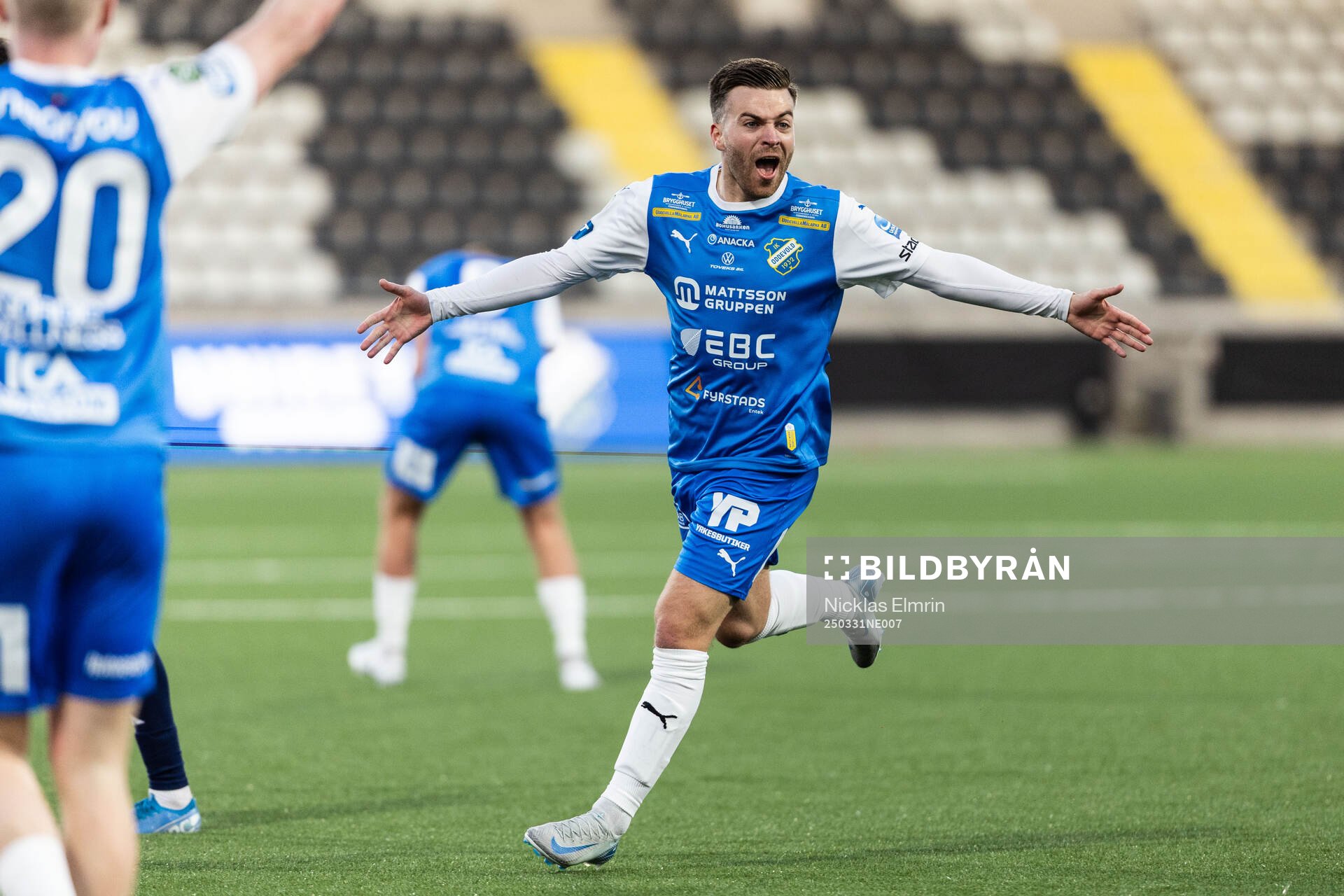 Oddevolds Oscar Iglicar Berntsson jublar efter 1-0 under fotbollsmatchen i Superettan mellan Oddevold och Umeå FC den 31 mars 2025 i Göteborg. 