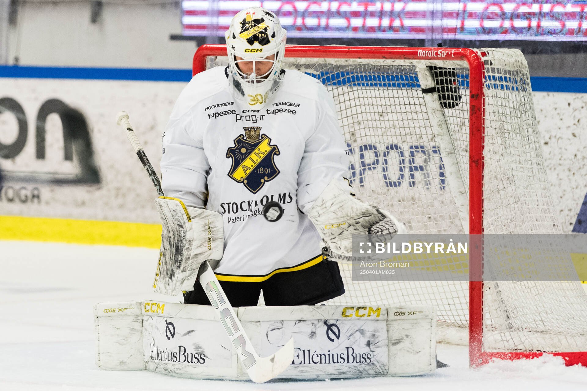 AIKs målvakt Victor Brattström