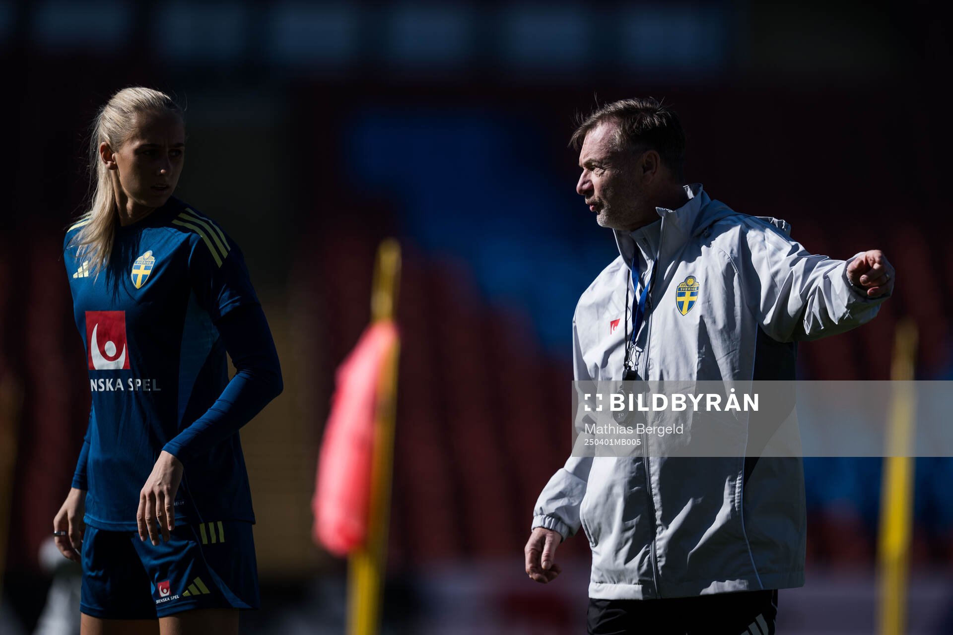 Ellen Wangerheim and Head coach Peter Gerhardsson of Sweden