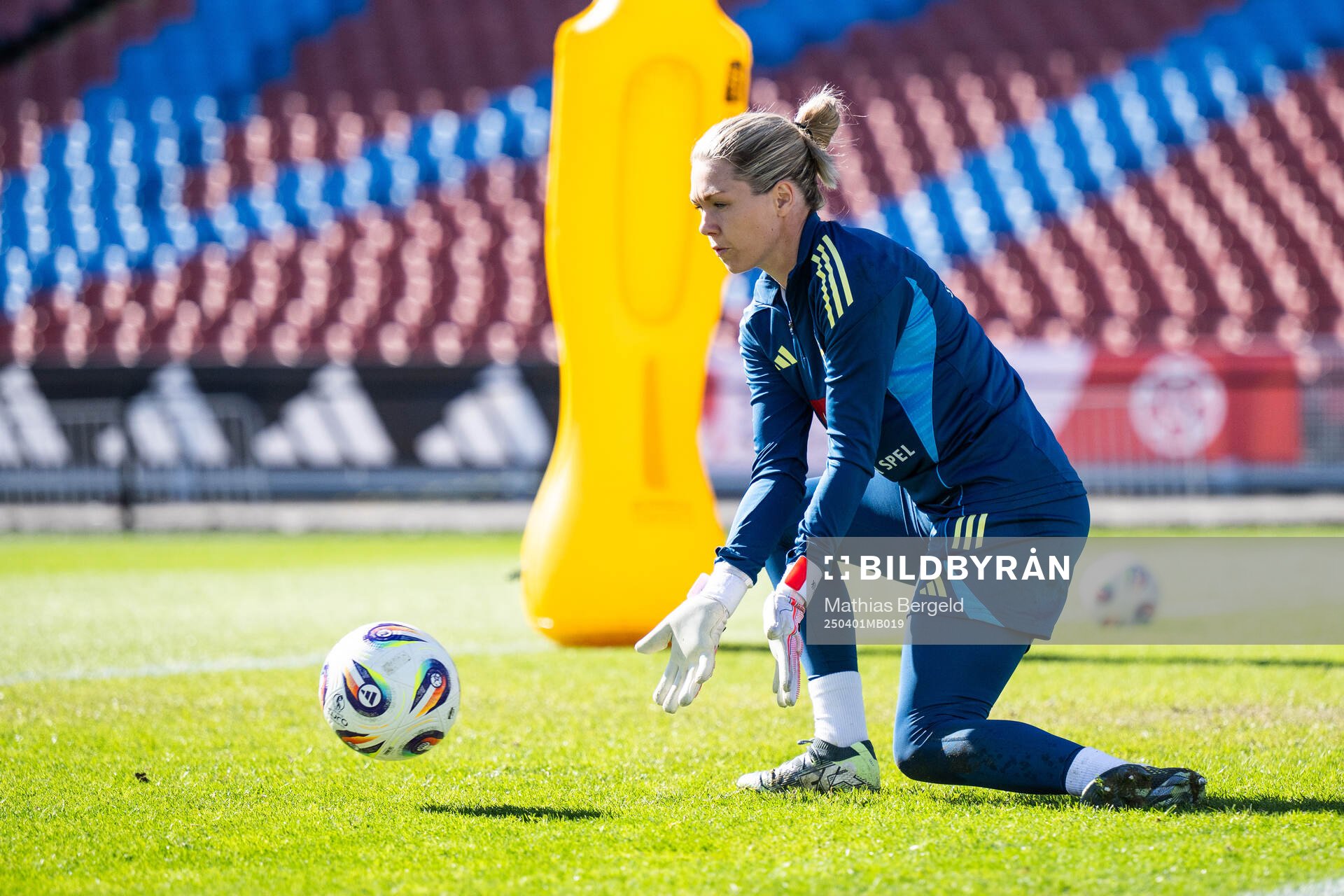 Goalkeeper Jennifer Falk