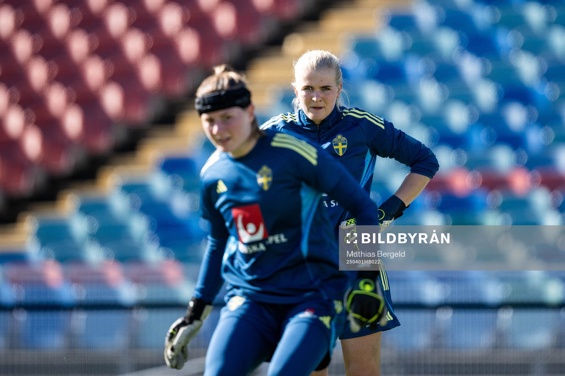 Goalkeeper Tove Enblom and goalkeeper Emma Holmgren