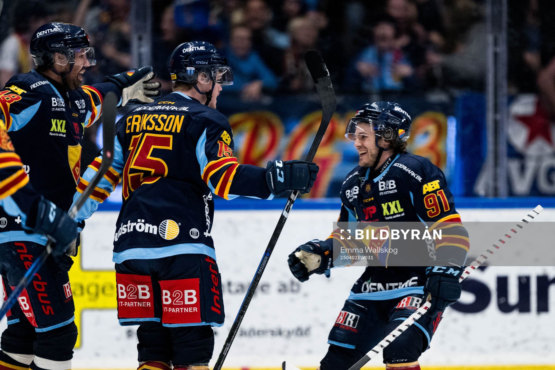 Djurgårdens Filip Eriksson och Tyler Kelleher jublar