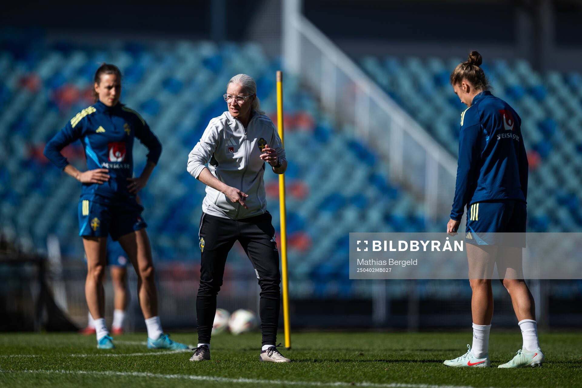 Assistant coach Victoria Sandell
