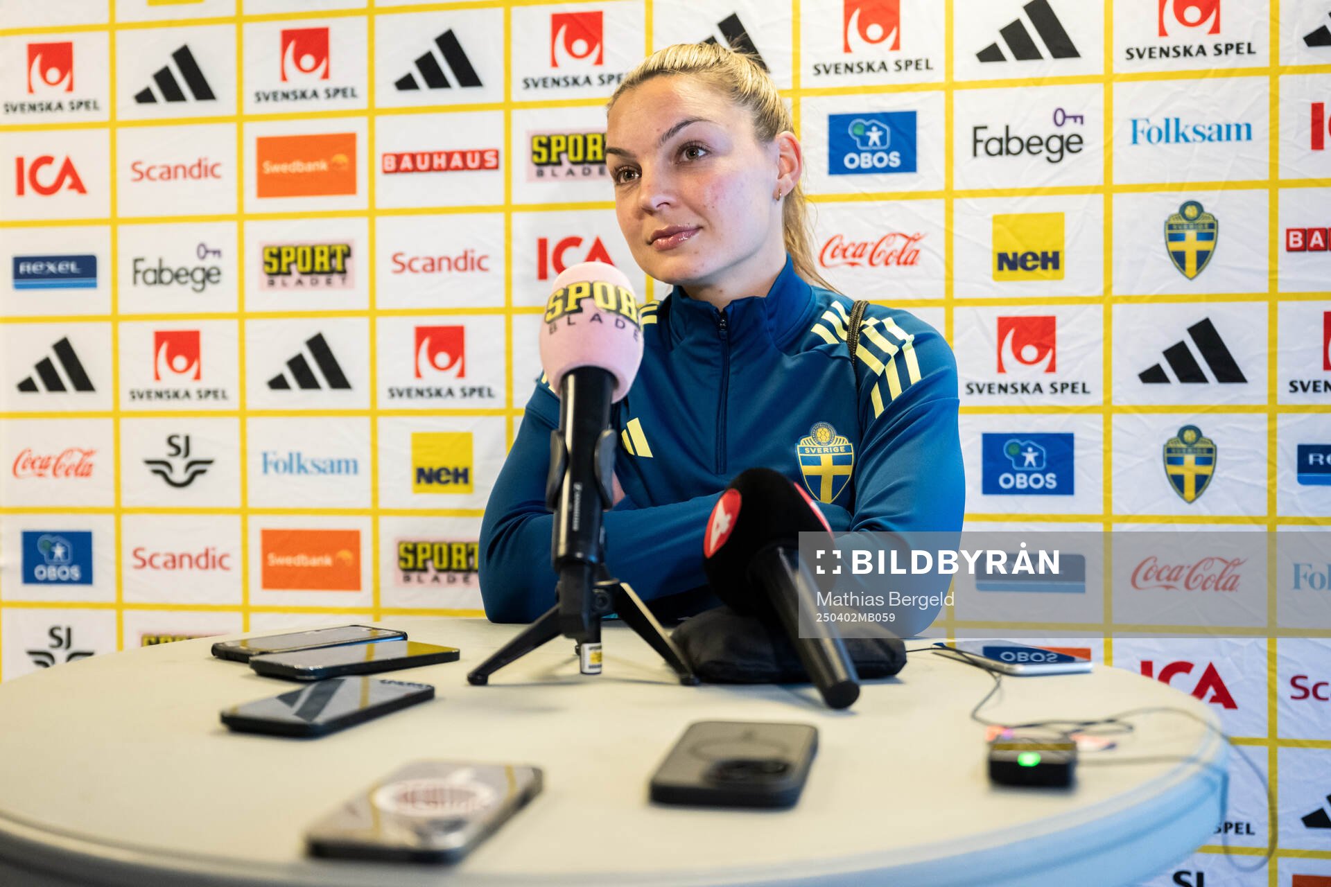 Johanna Rytting Kaneryd is being interviewed