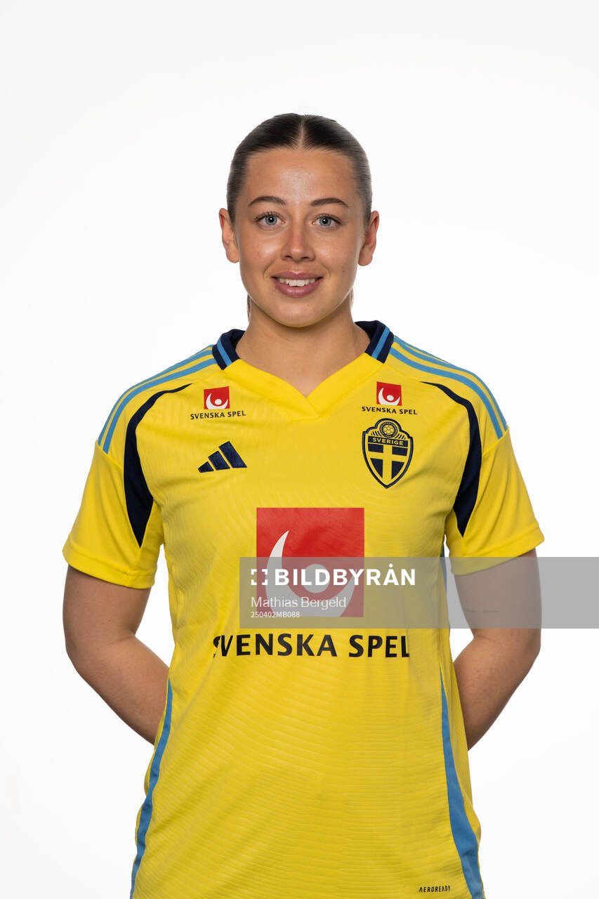 Cornelia Kapocs of the Swedish women's national football
