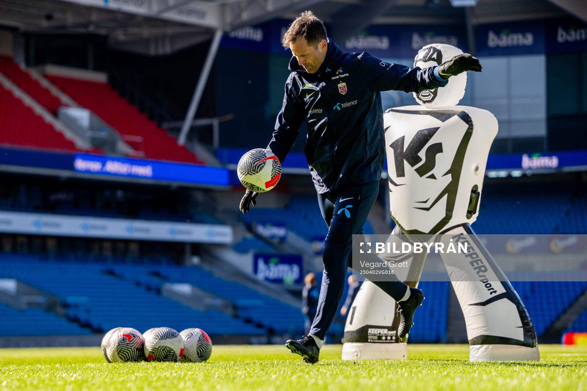 Jon Knudsen, goalkeeper coach of the Norwegian women's