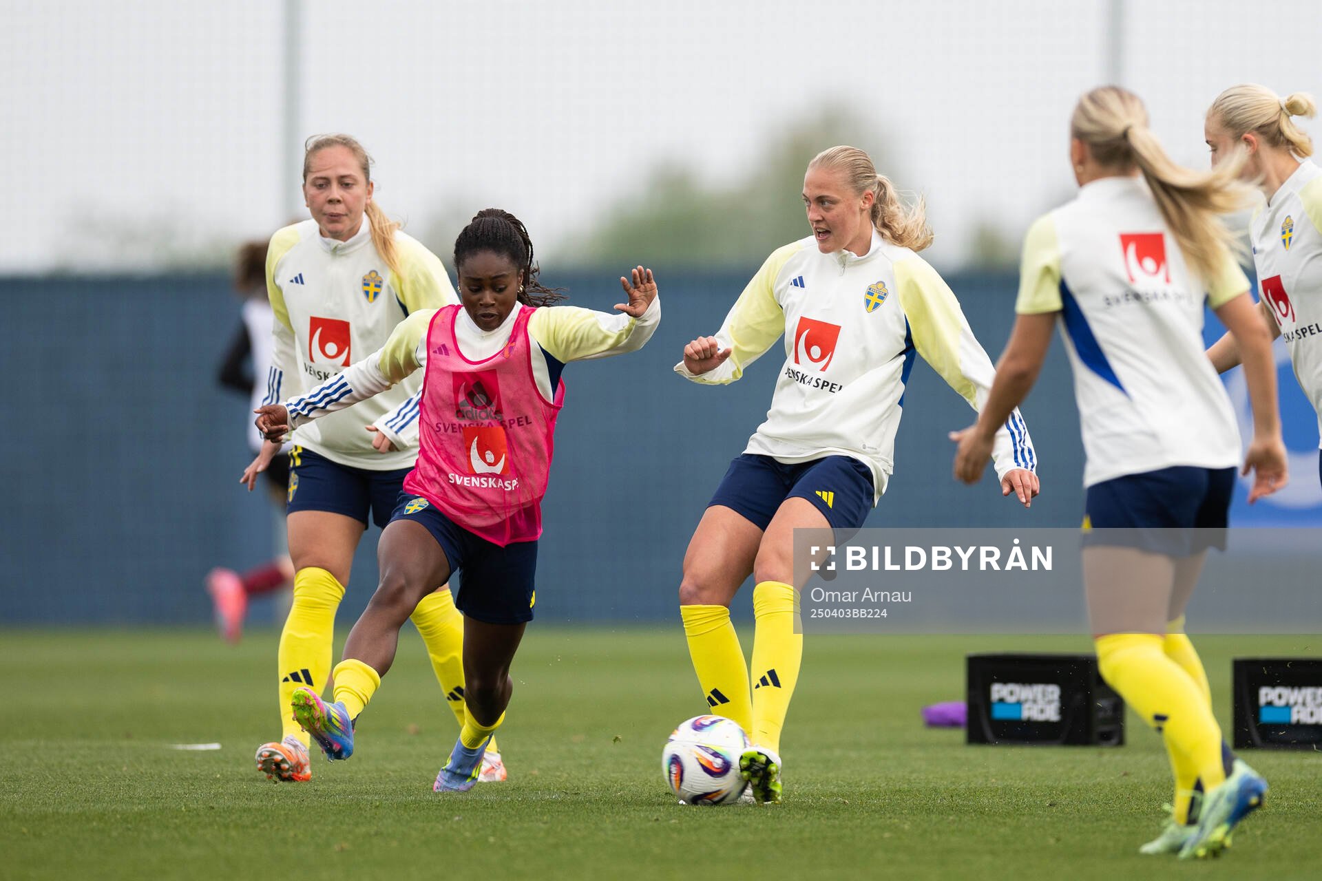 Monica Jusu Bah and Elma Junttila Nelhage of Sweden