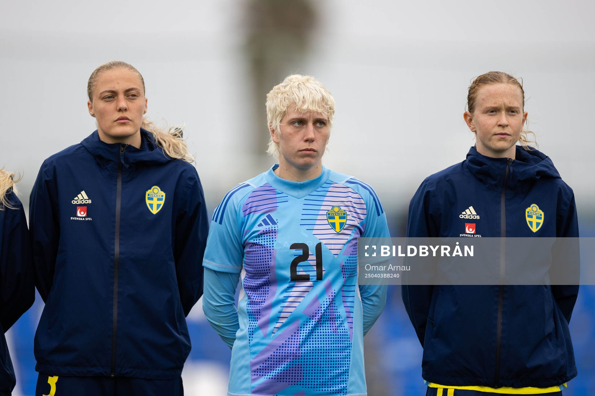 Elma Junttila Nelhage, goalkeeper Moa Edrud and Emma