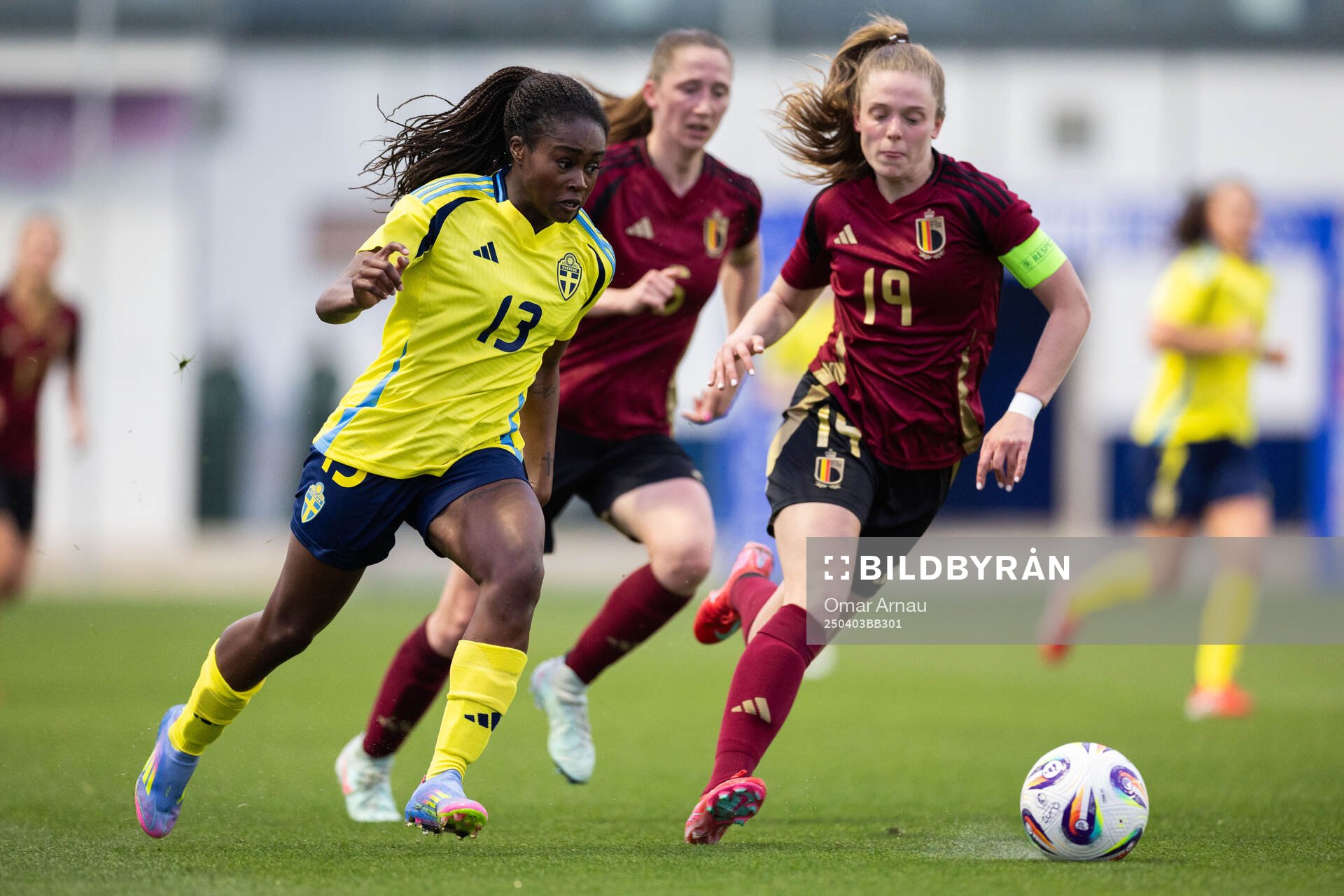 Monica Jusu Bah of Sweden and Valesca Ampoorter of Belgium