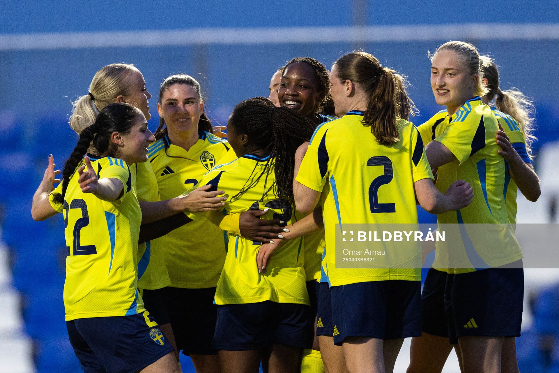 Evelyn Ijeh of Sweden celebrates with team mates