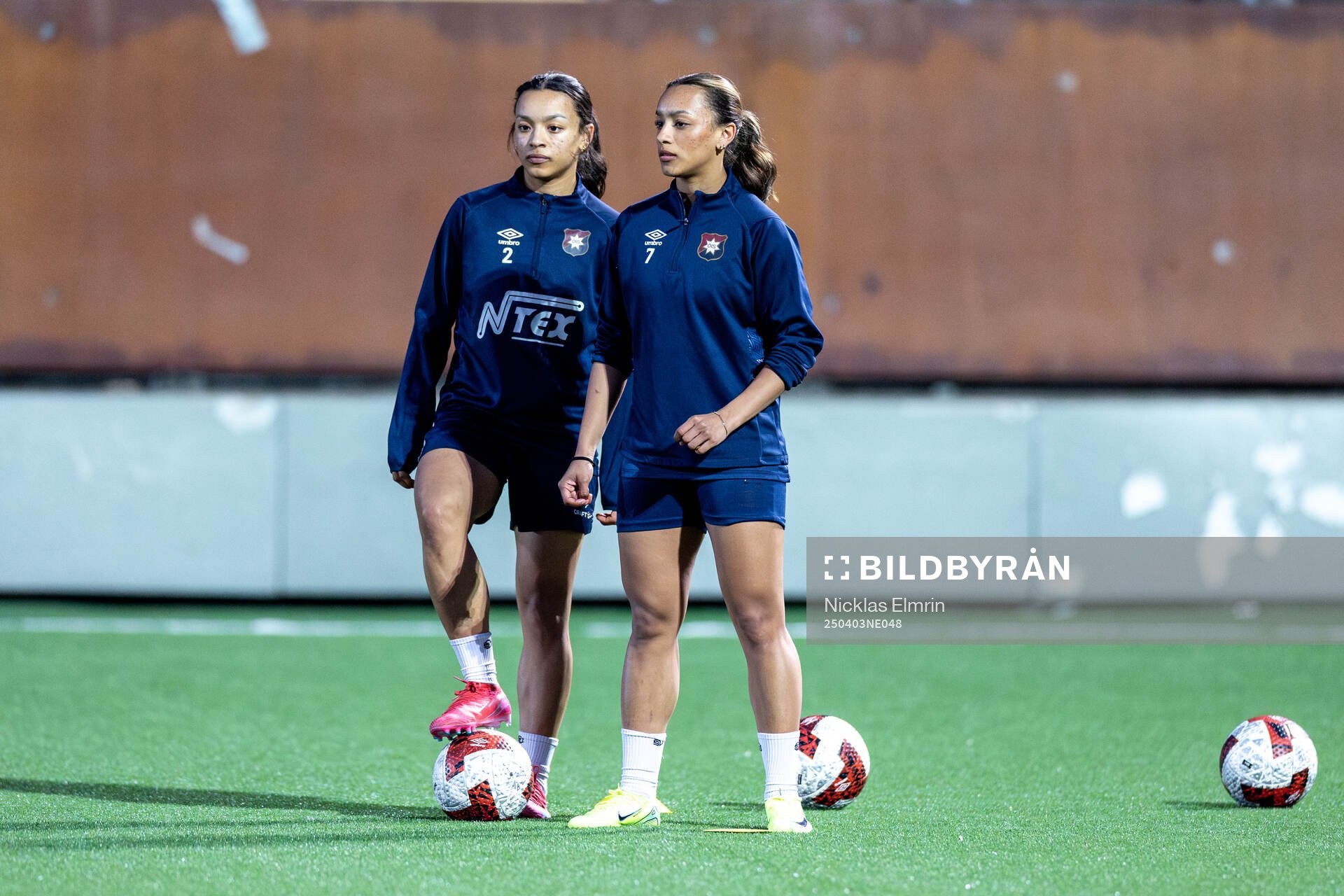 Öis Ashley Hellström och Alicia Hellström