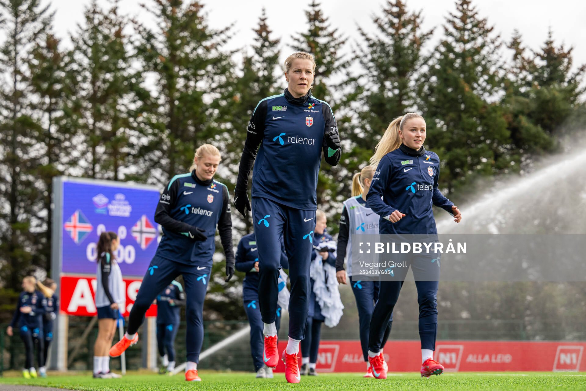 Ada Hegerberg and Anna Langås Jøsendal of the Norwegian