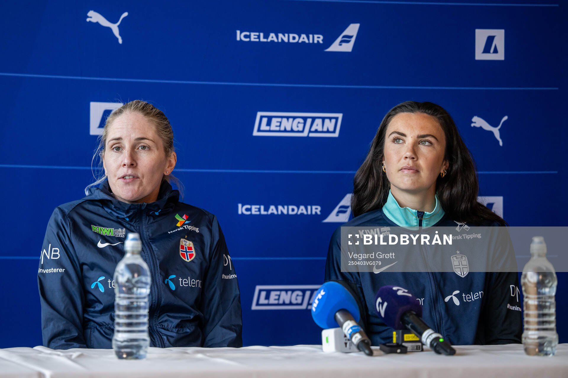 Head coach Gemma Grainger and Ingrid Syrstad Engen of the