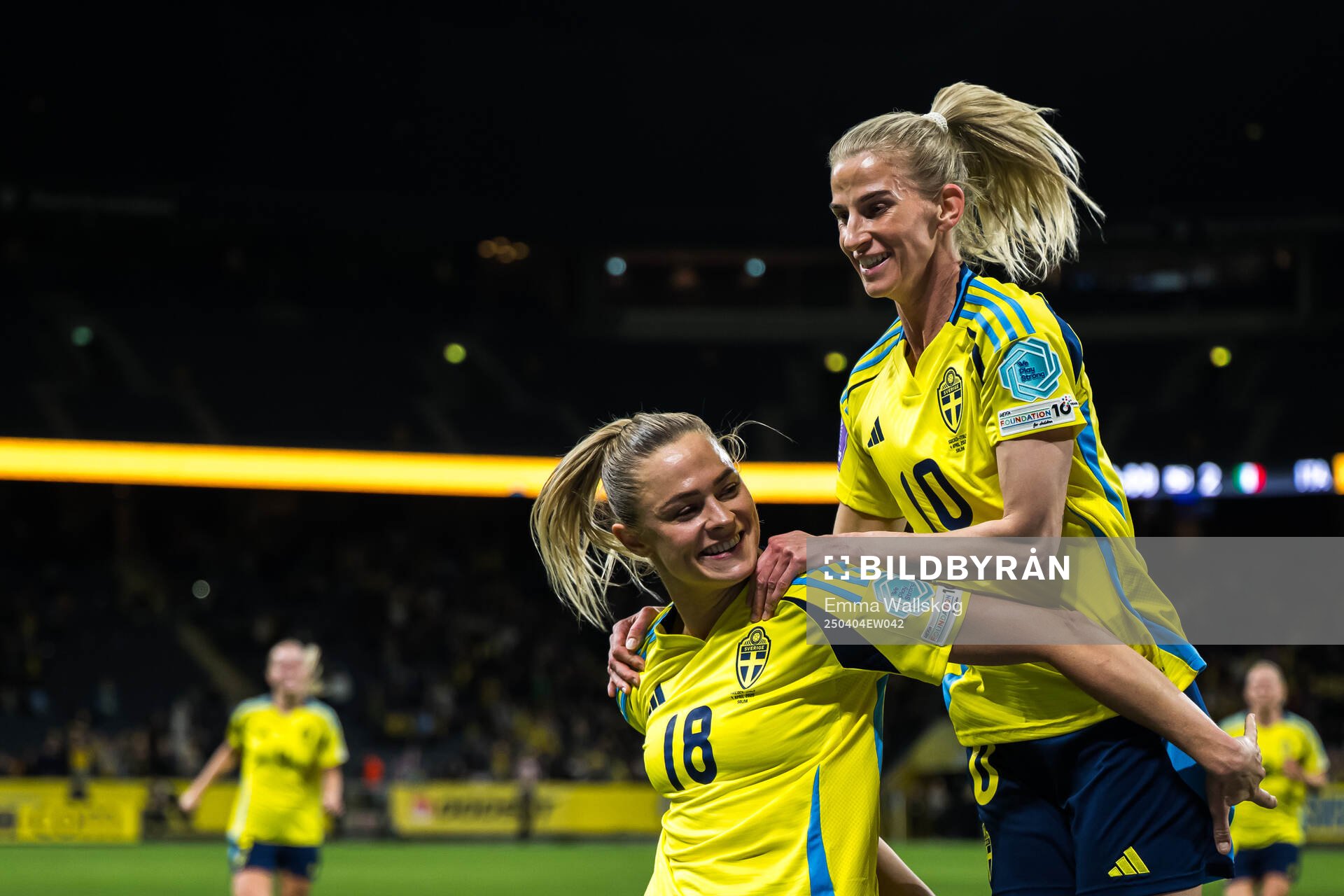 Fridolina Rolfö and Sofia Jakobsson of Sweden celebrates