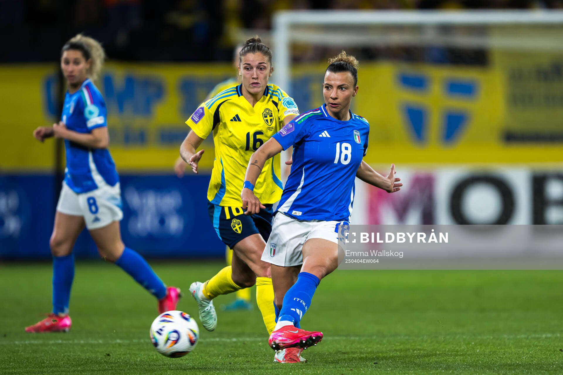 Filippa Angeldahl of Sweden and Arianna Caruso of Italy