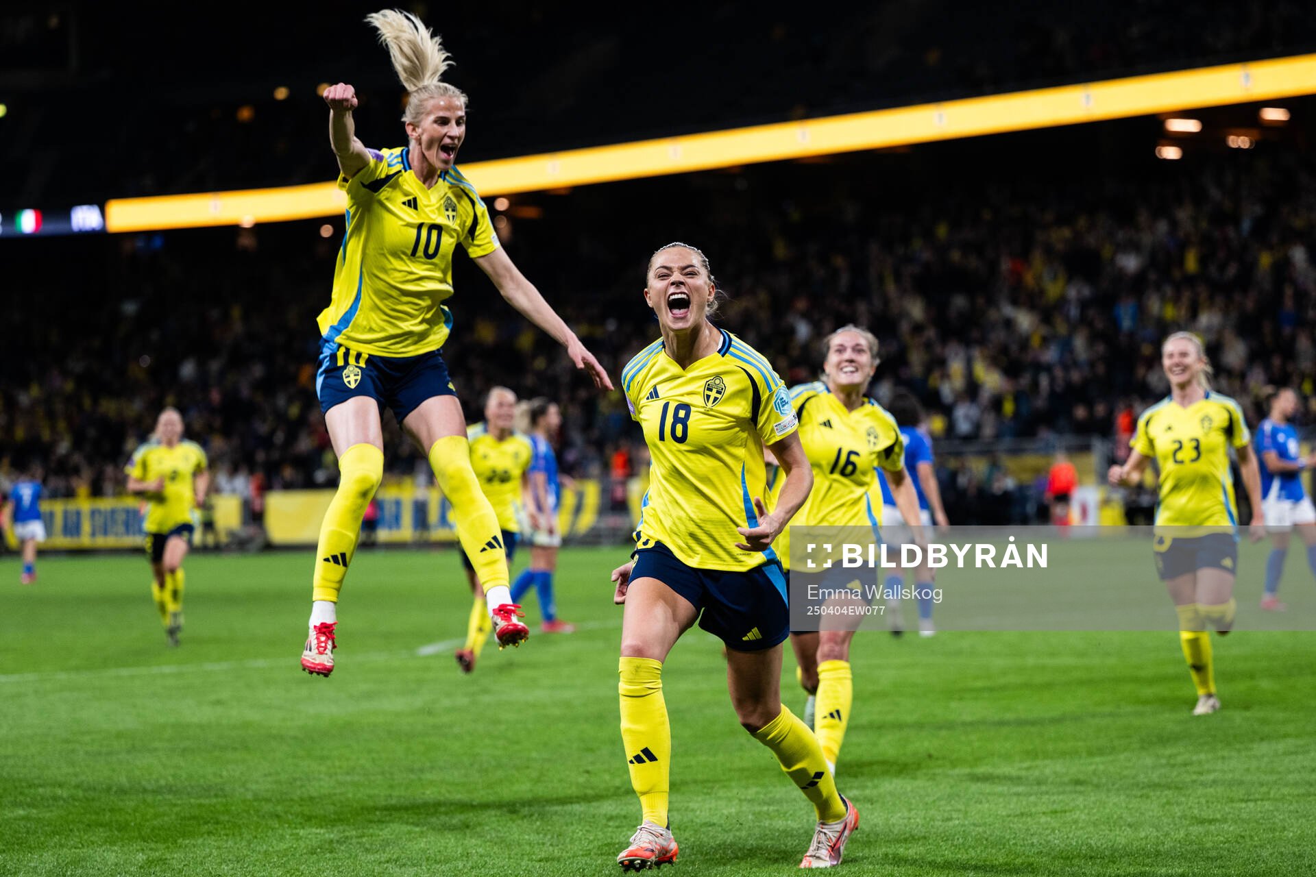 Sofia Jakobsson, Fridolina Rolfö and Filippa Angeldahl of Sweden celebrate after 3-2 during the UEFA Women's Nations League football match between Sweden and Italy on April 4, 2025 in Stockholm. 