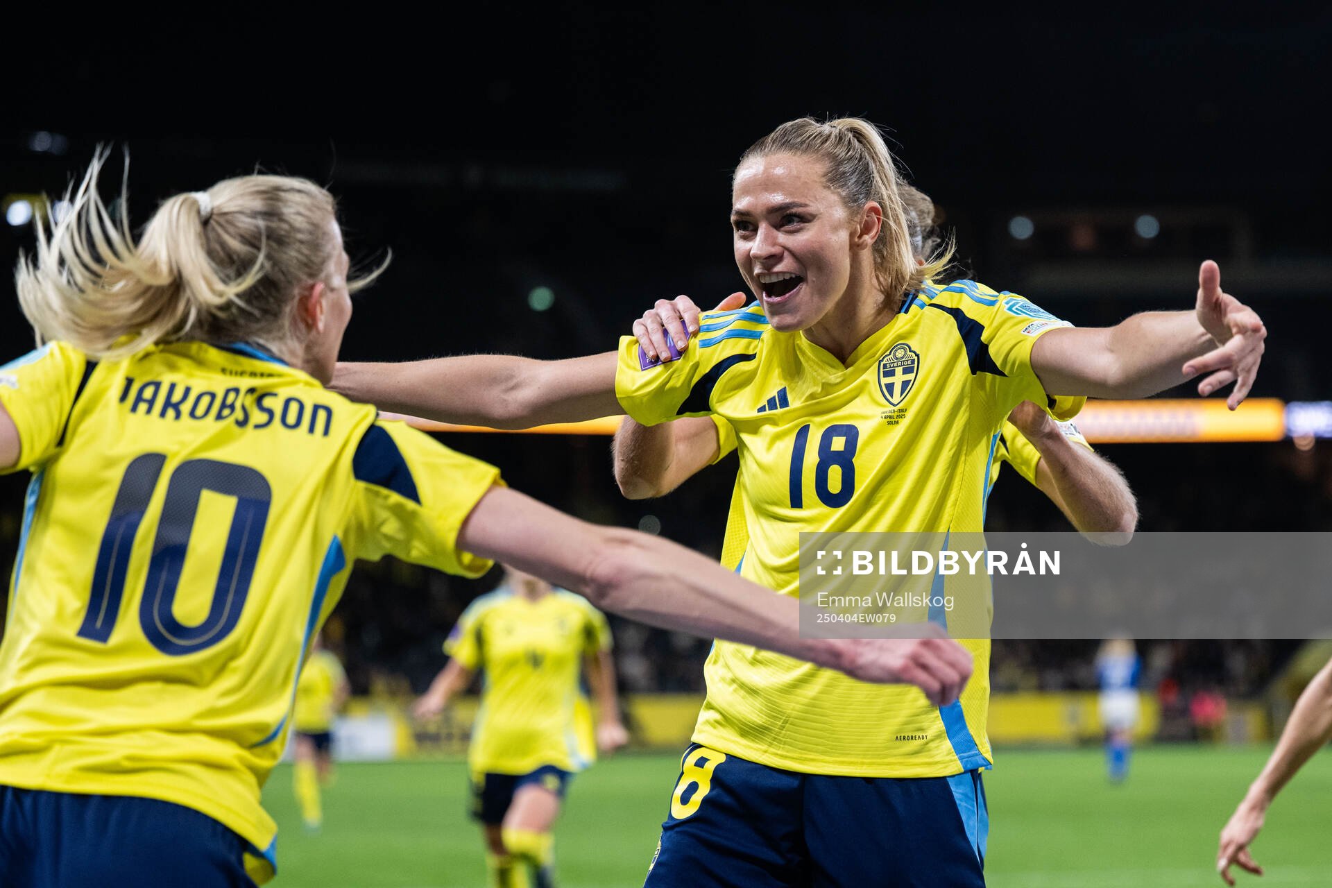 Sofia Jakobsson and Fridolina Rolfö of Sweden celebrate