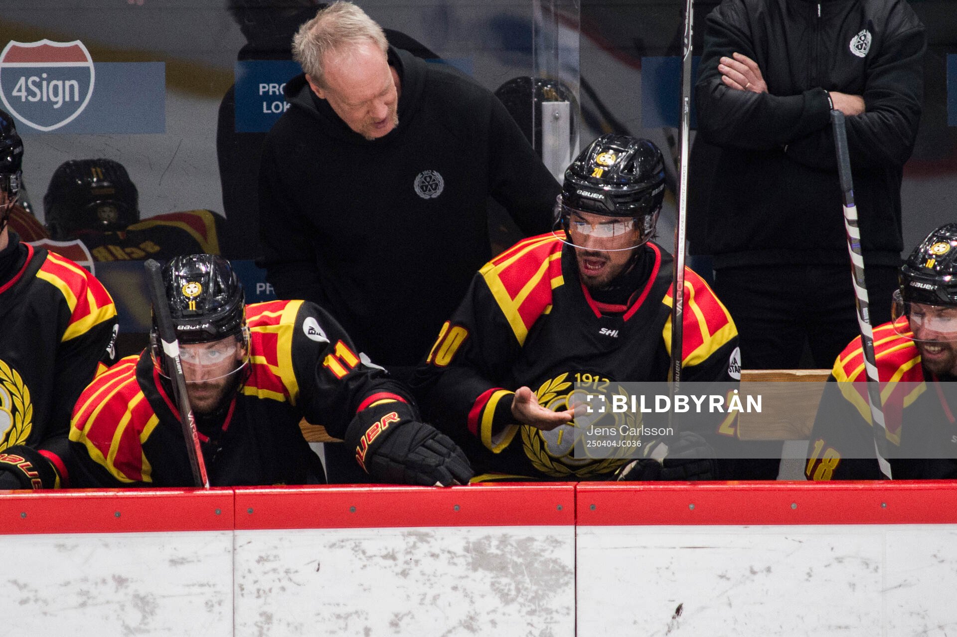 Brynäs Tyler Vesel har ont