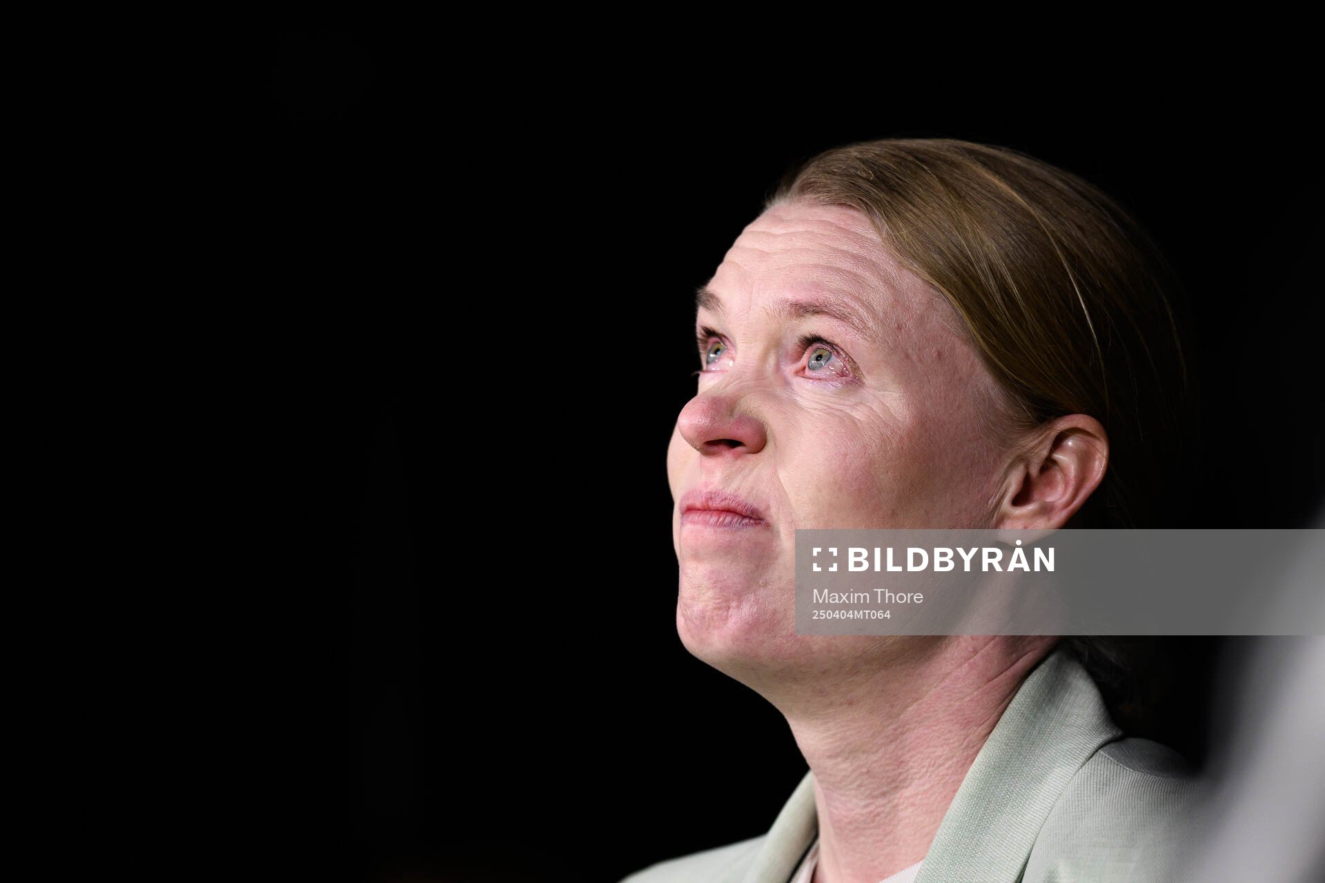 Former national team goalkeeper Hedvig Lindahl in tears as she is celebrated during the UEFA Women's Nations League football match between Sweden and Italy on April 4, 2025 in Stockholm.