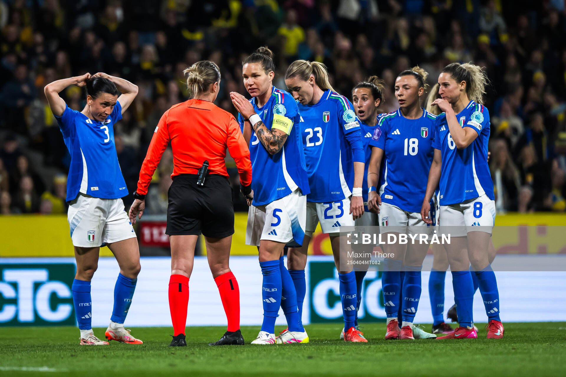 Elena Linari of Italy reacts towards referee Alina Pe?u