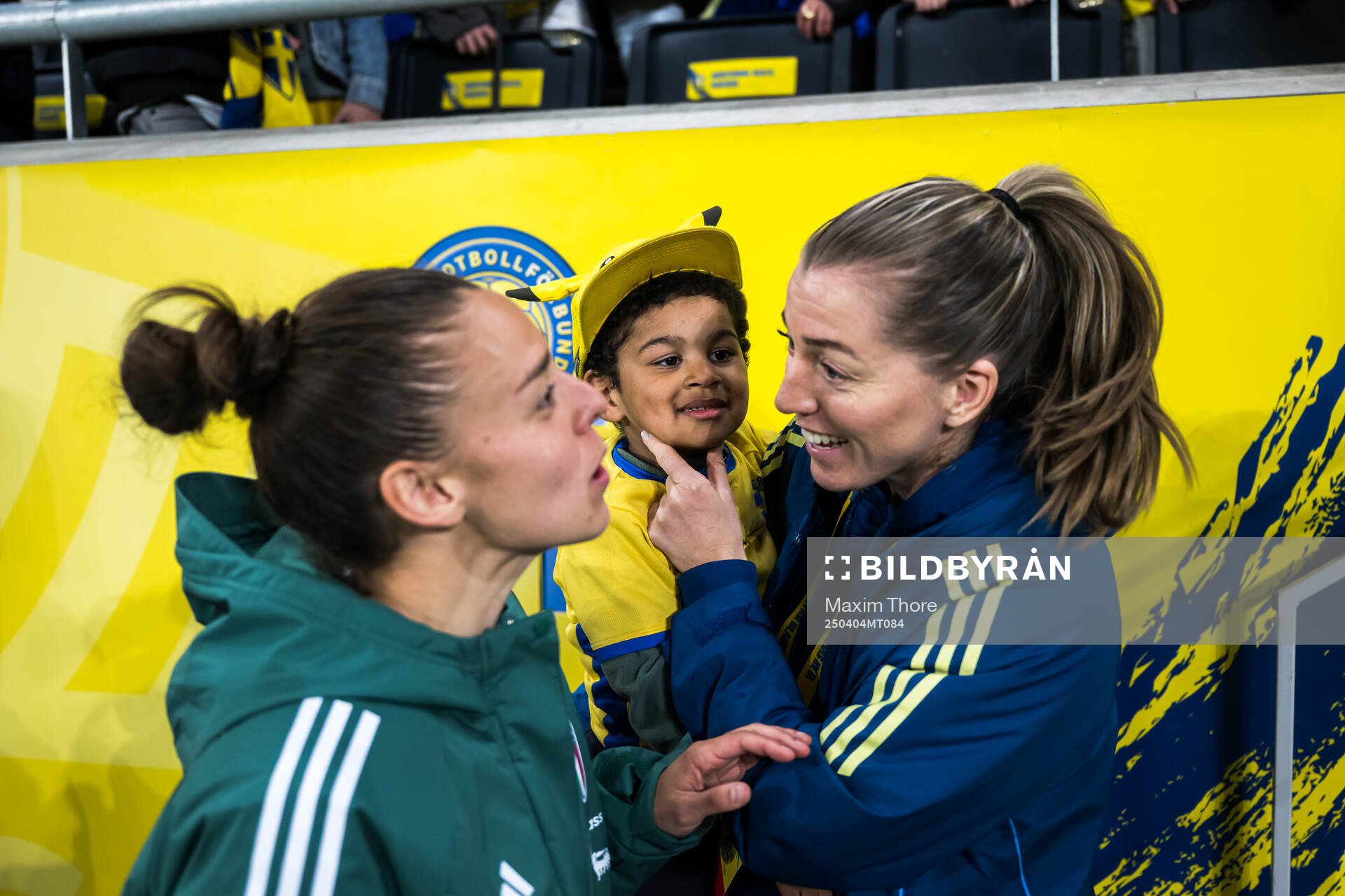 Lisa Boattin of Italy with partner Linda Sembrandt of Sweden