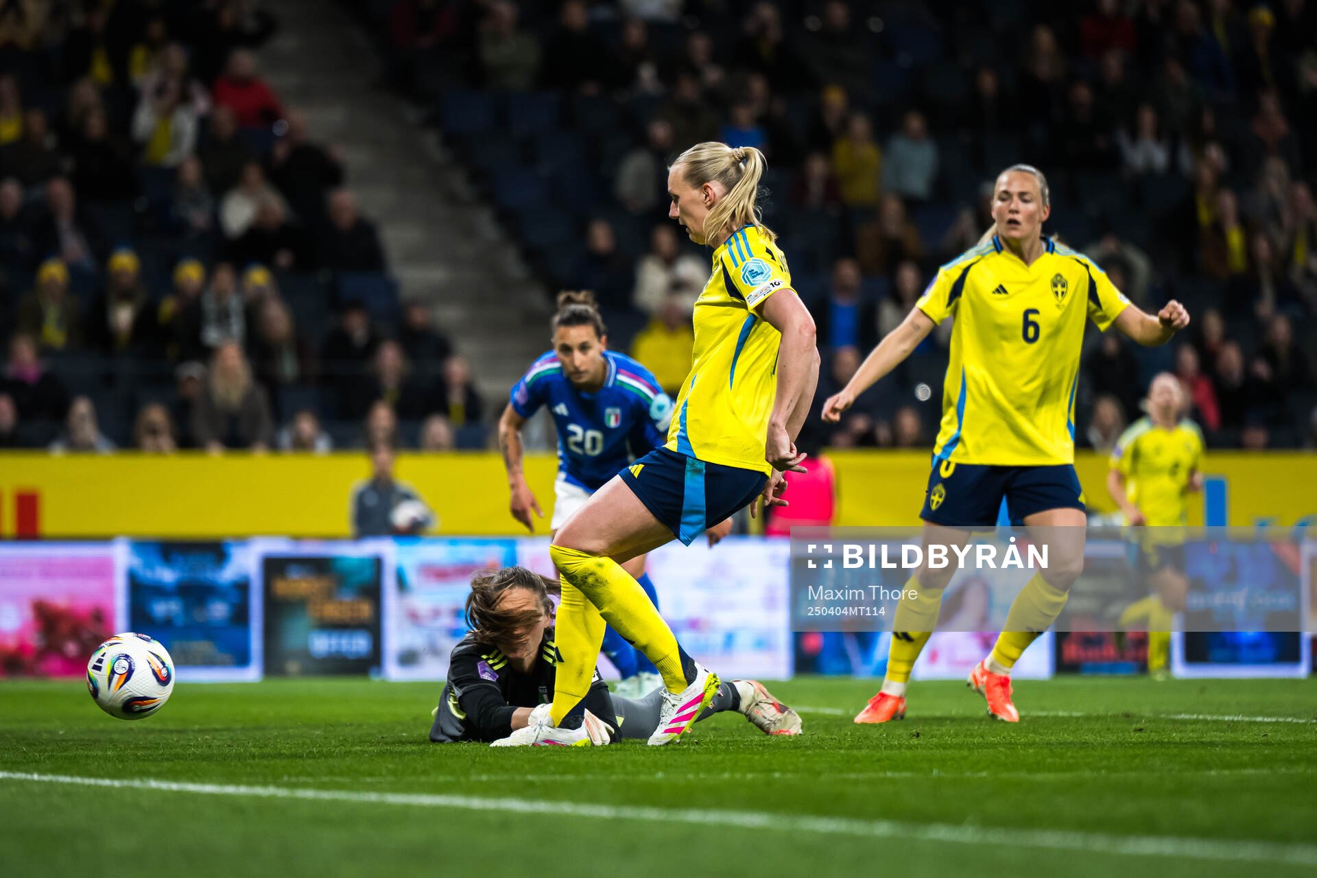 Goalkeeper Laura Giuliani of Italy and Stina Blackstenius