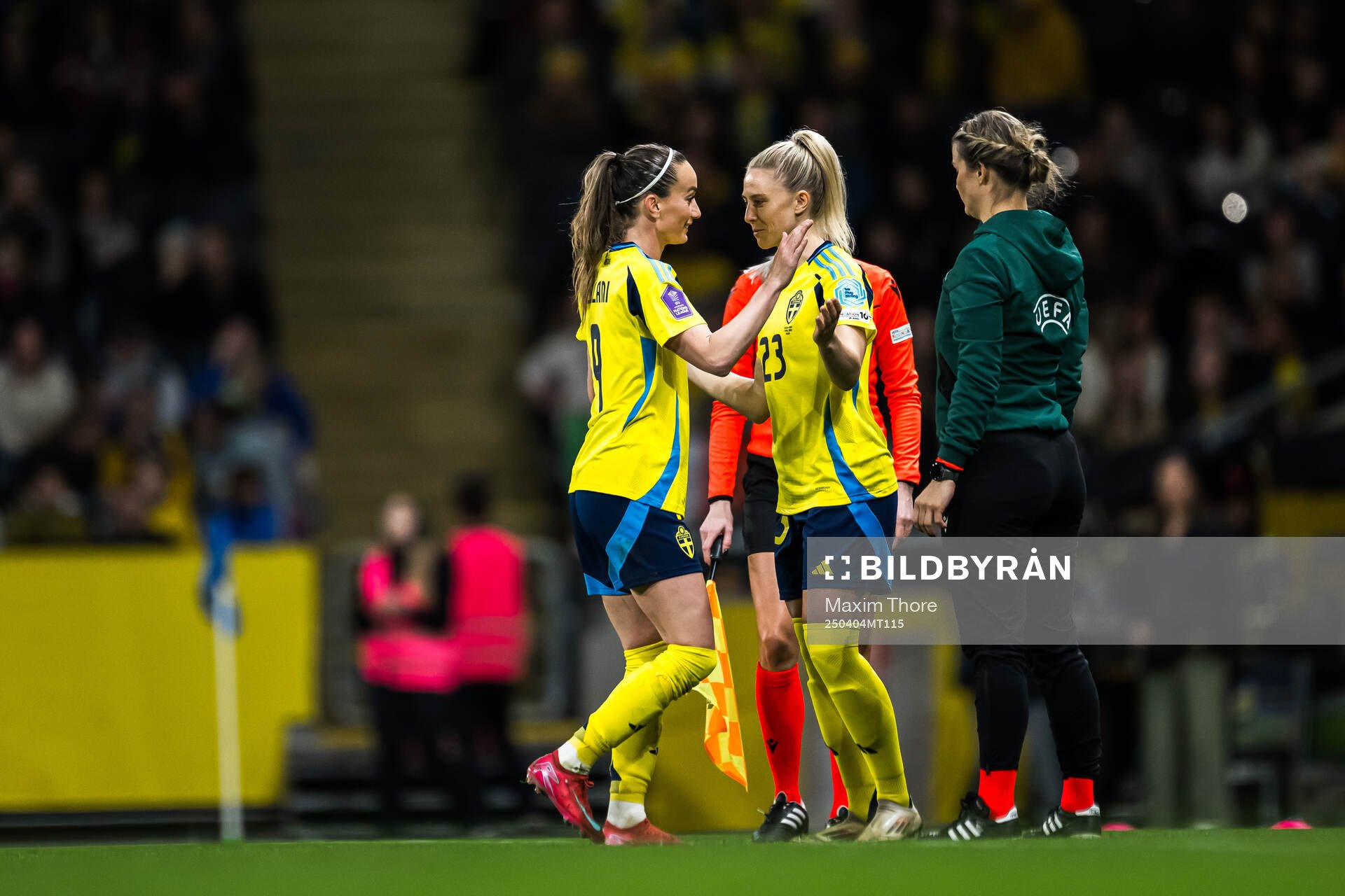 Kosovare Asllani is substituted off for Rebecka Blomqvist