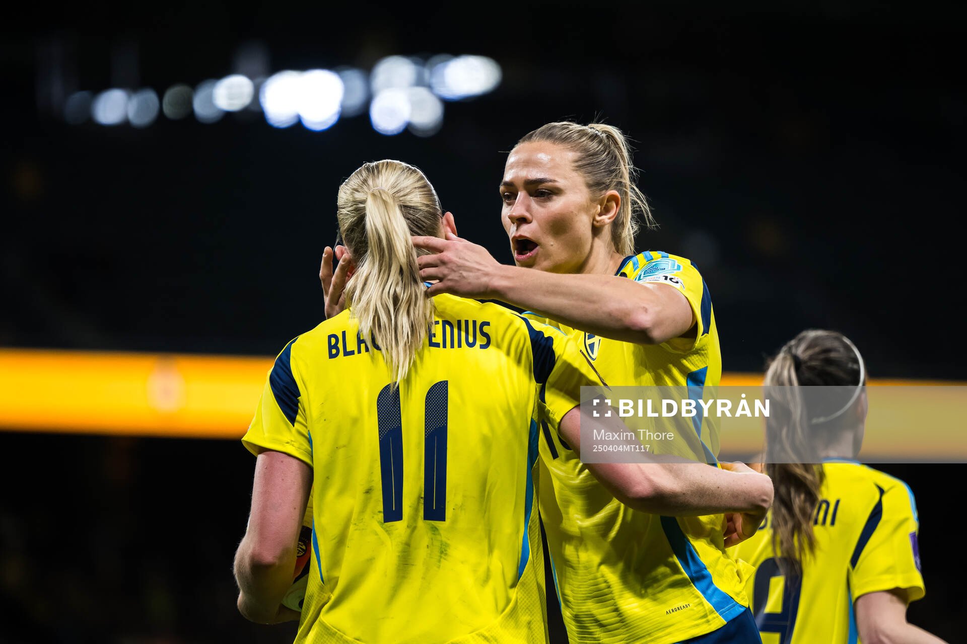 Stina Blackstenius and Fridolina Rolfö of Sweden celebrates