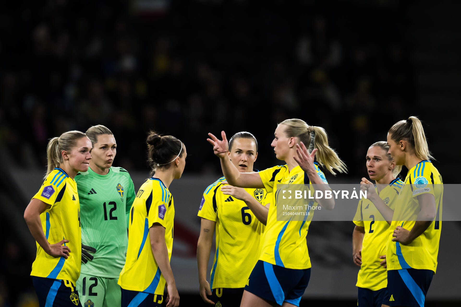 Jennifer Falk, Magdalena Eriksson, Stina Blackstenius, Jonna Andersson, and Fridolina Rolfö of Sweden during the UEFA Women's Nations League football match between Sweden and Italy on April 4, 2025 in Stockholm.