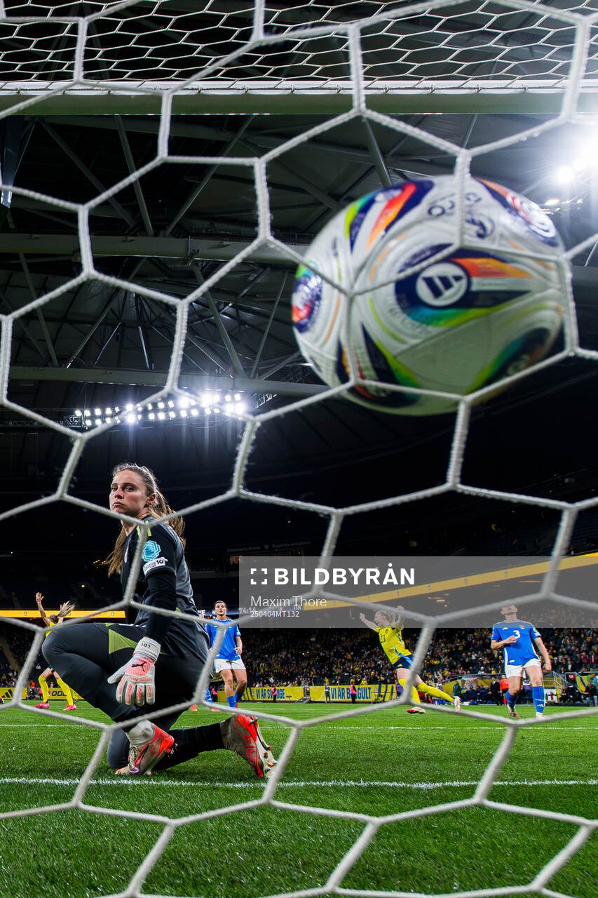 Goalkeeper Laura Giuliani of Italy looks dejectd