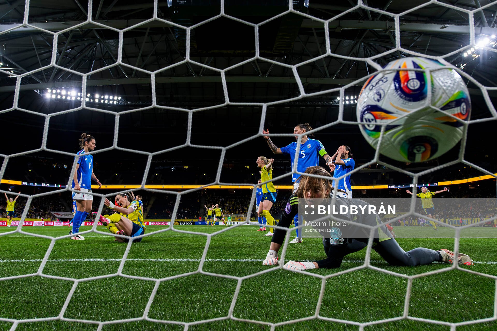 Kosovare Asllani of Sweden celebrates