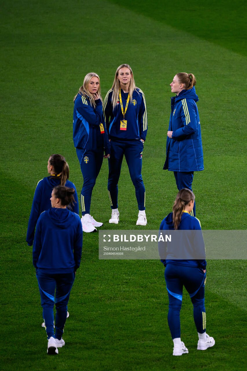 Stina Blackstenius and Amanda Ilestedt of Sweden