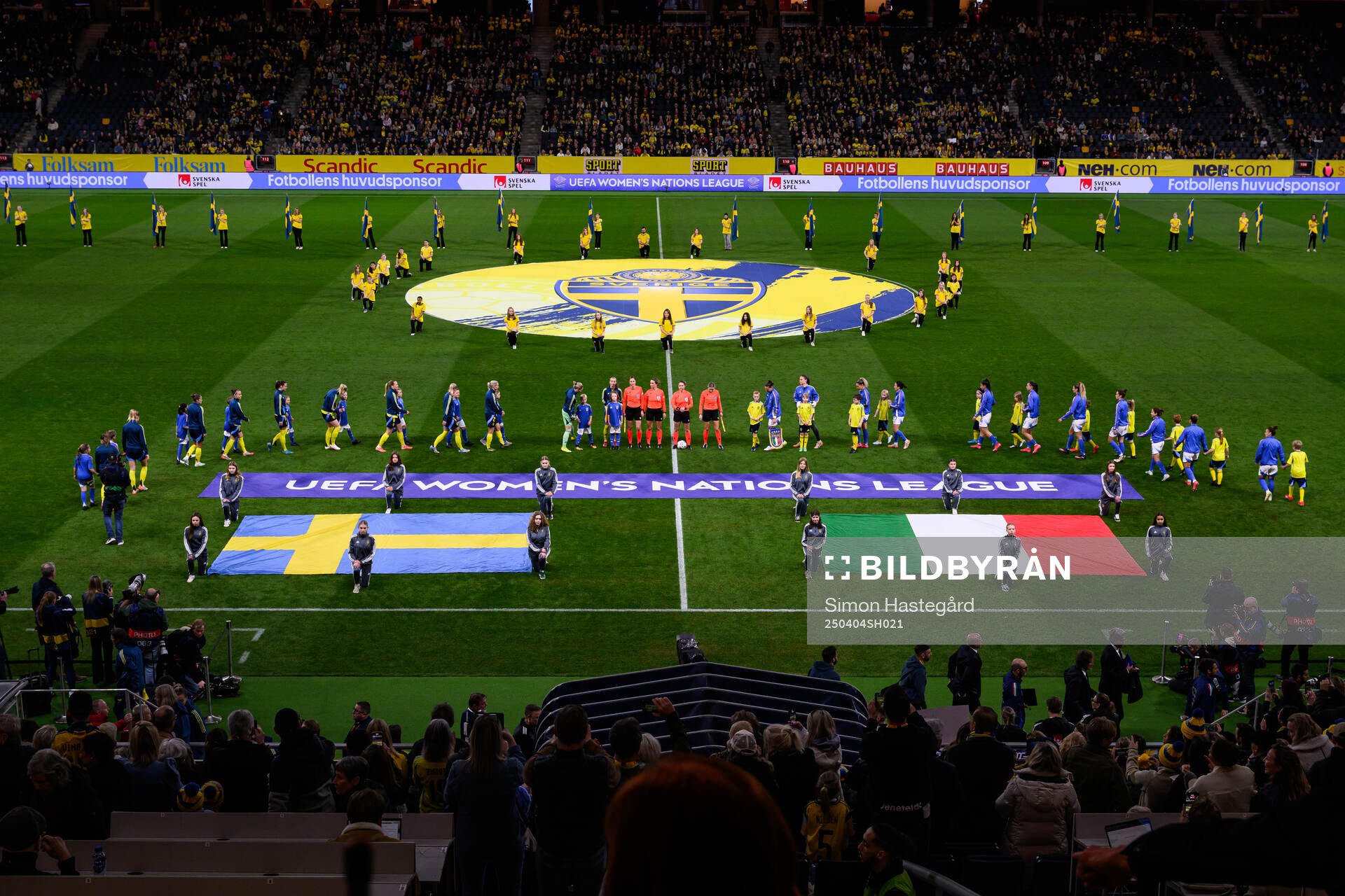 Players of Sweden and of Italy