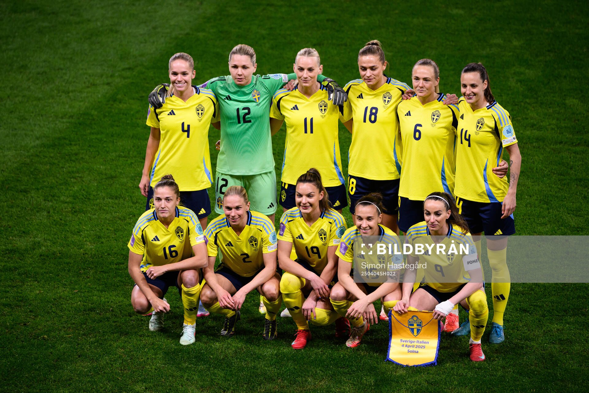 The starting eleven of Sweden pose for a photo