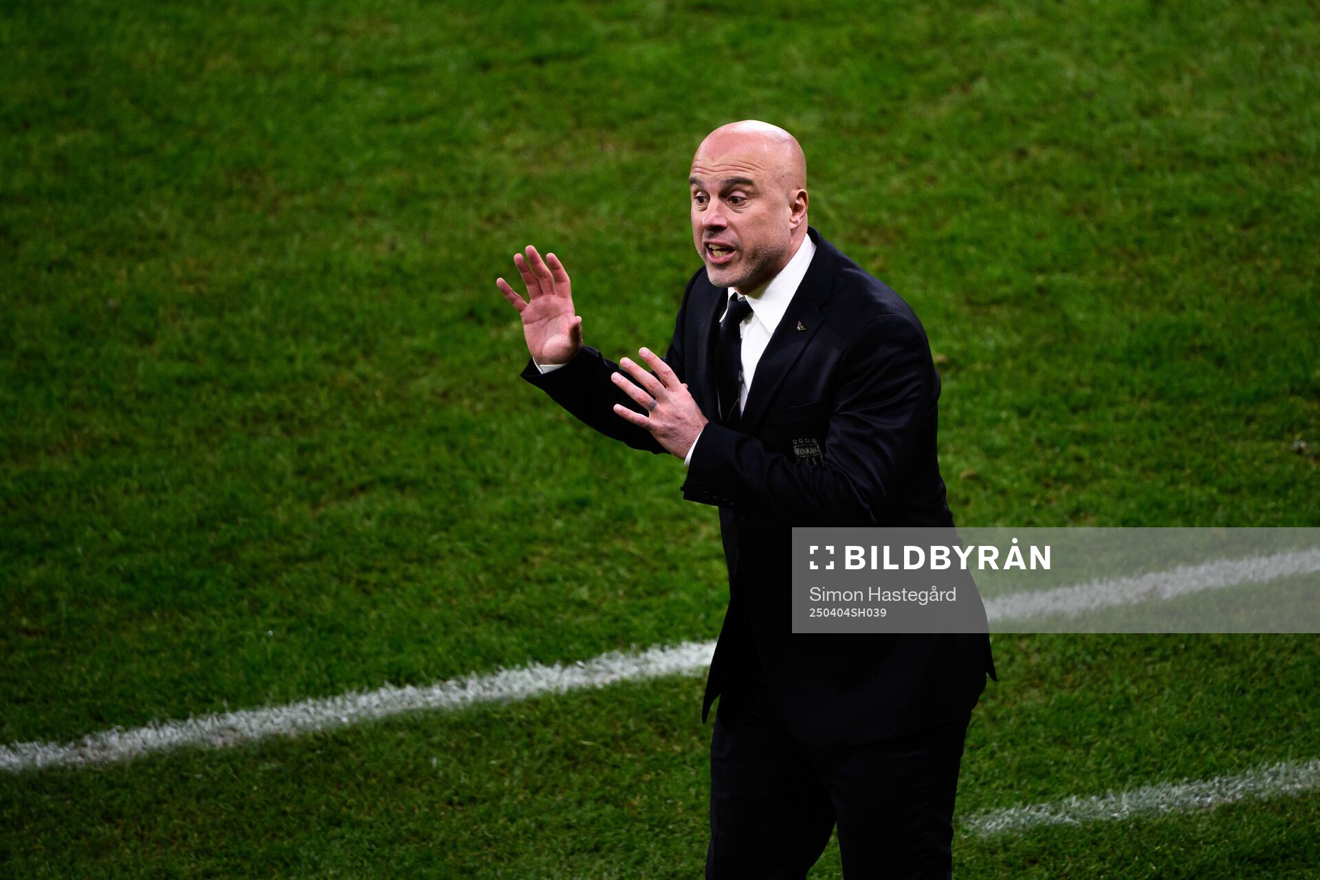 Head coach Andrea Soncin of Italy during the UEFA Women's Nations League football match between Sweden and Italy on April 4, 2025 in Stockholm.