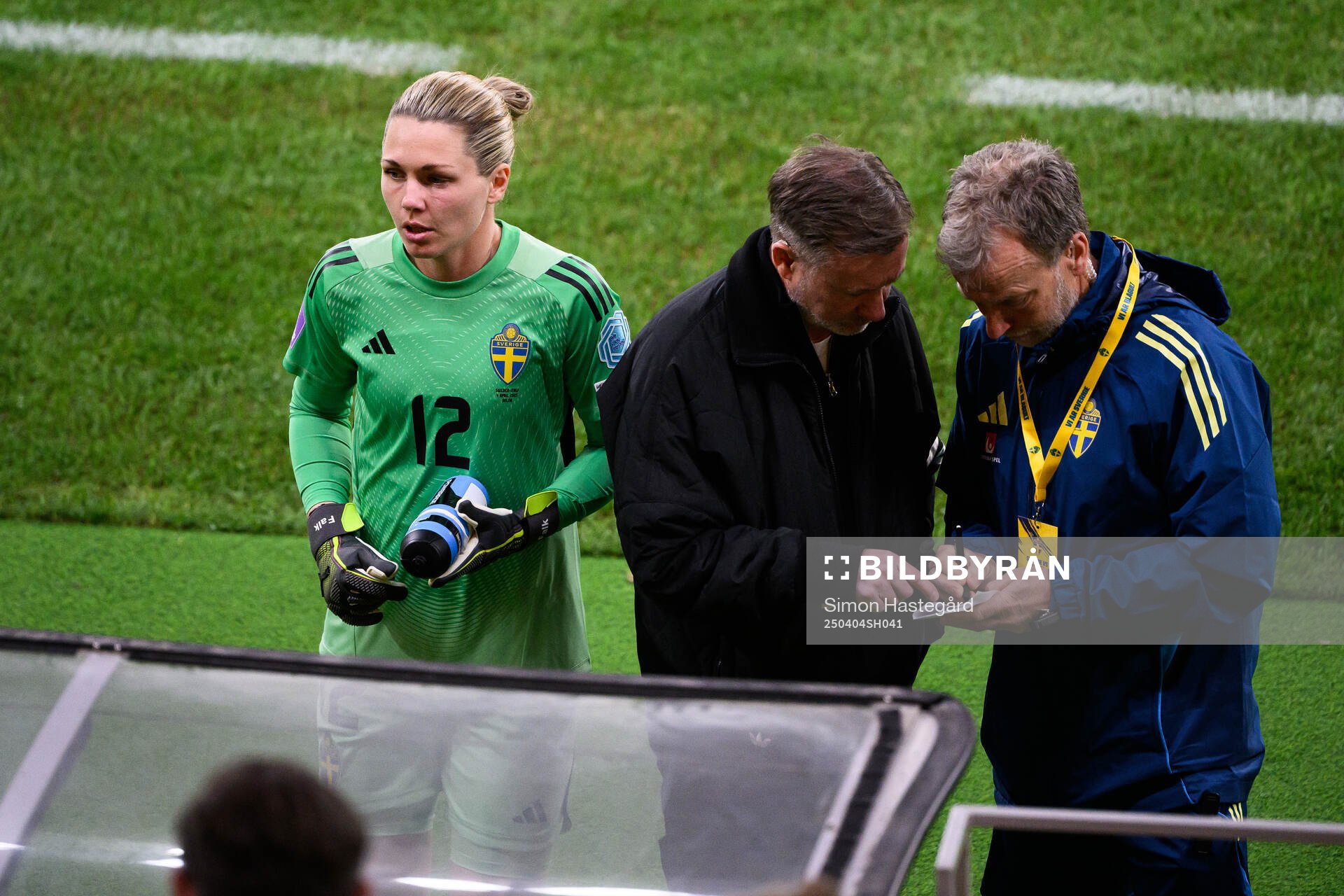 goalkeeper Jennifer Falk, head coach Peter Gerhardsson and