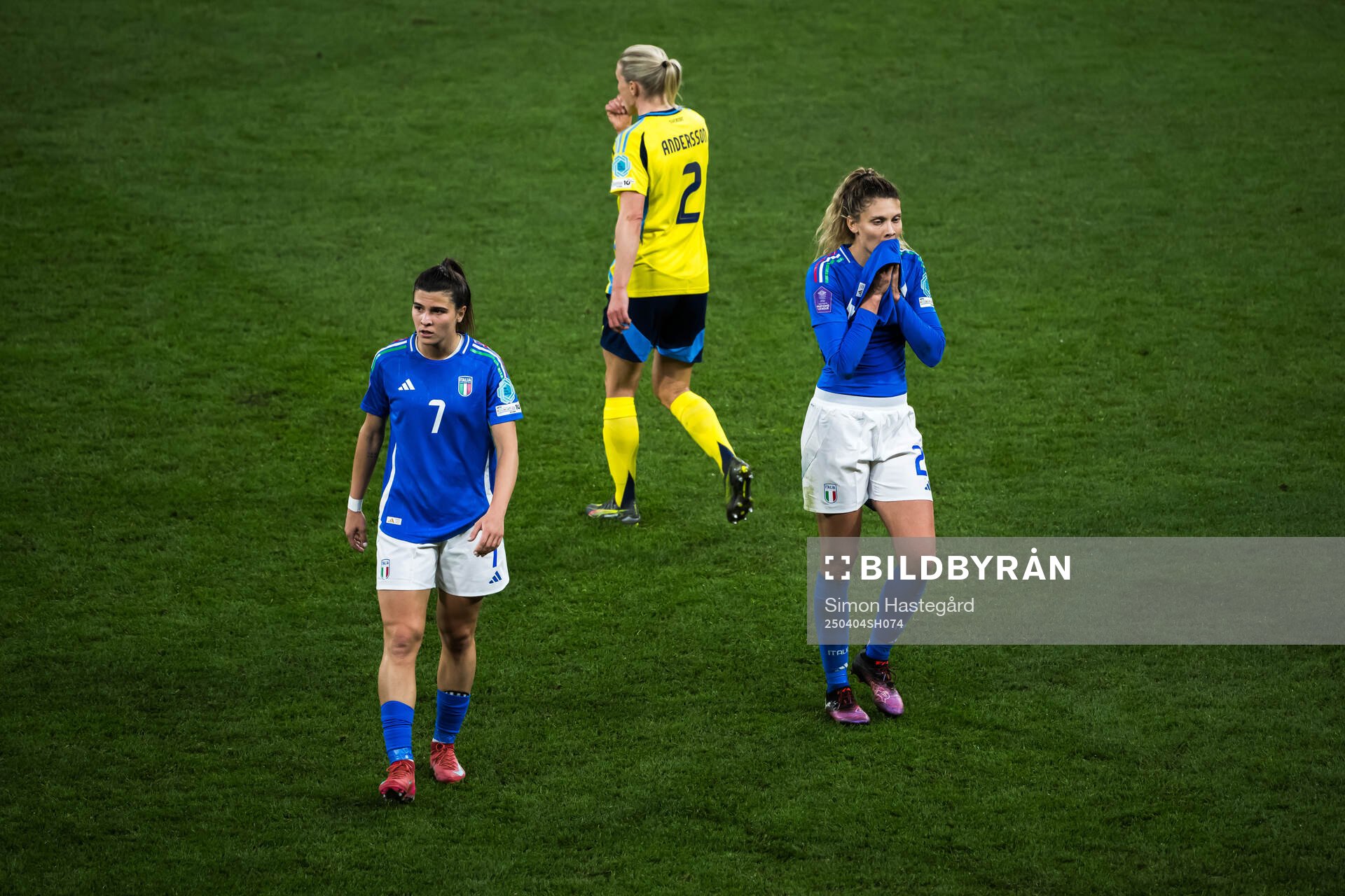 Sofia Cantore and Michela Cambiaghi of Italy look dejected