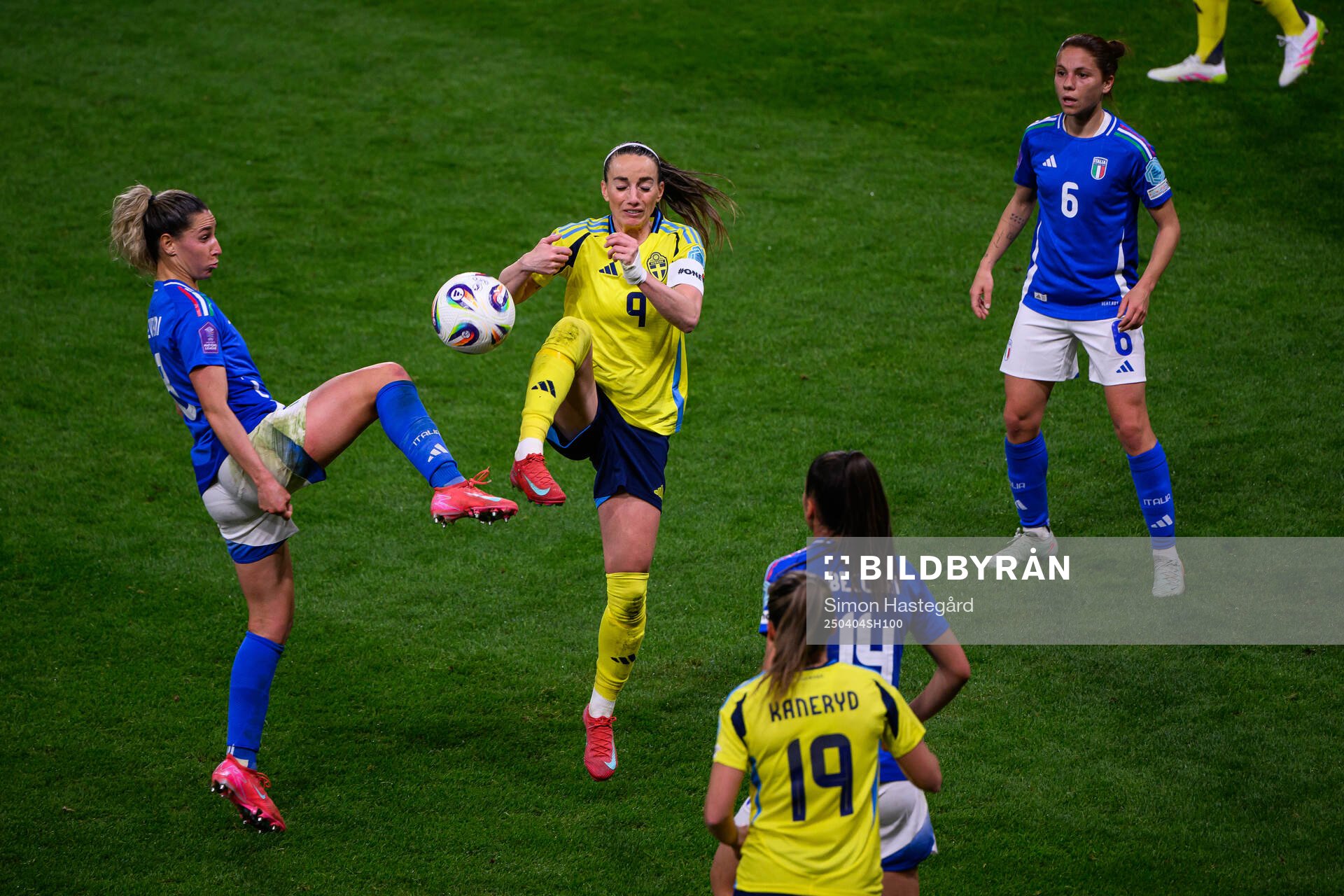 Emma Severini of Italy and Kosovare Asllani of Sweden
