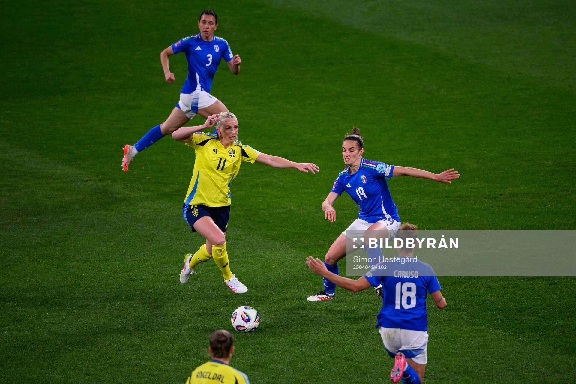 Stina Blackstenius of Sweden and Martina Lenzini of Italy