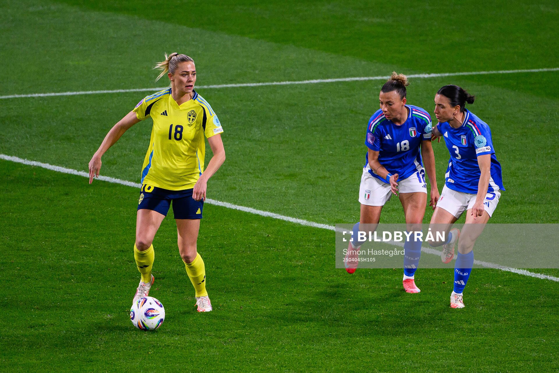 Fridolina Rolfö of Sweden against Arianna Caruso and Lucia