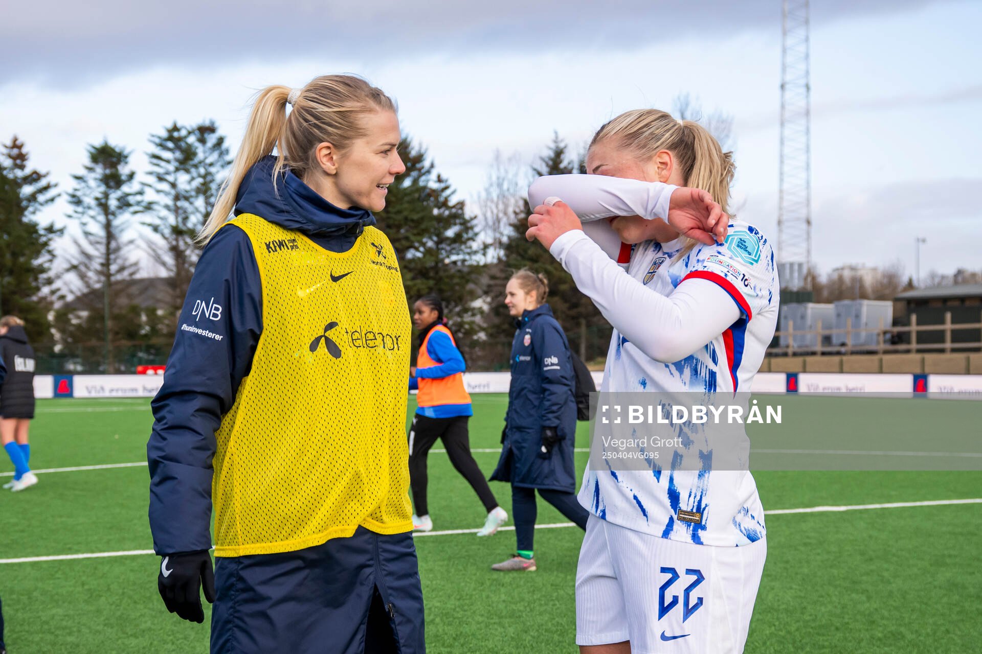 Ada Hegerberg and Sophie Román Haug of Norway