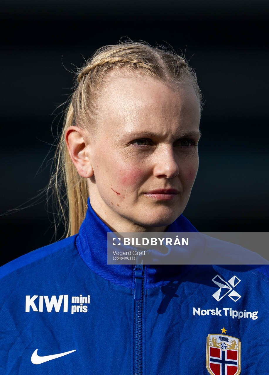 Karina Sævik of Norway line up