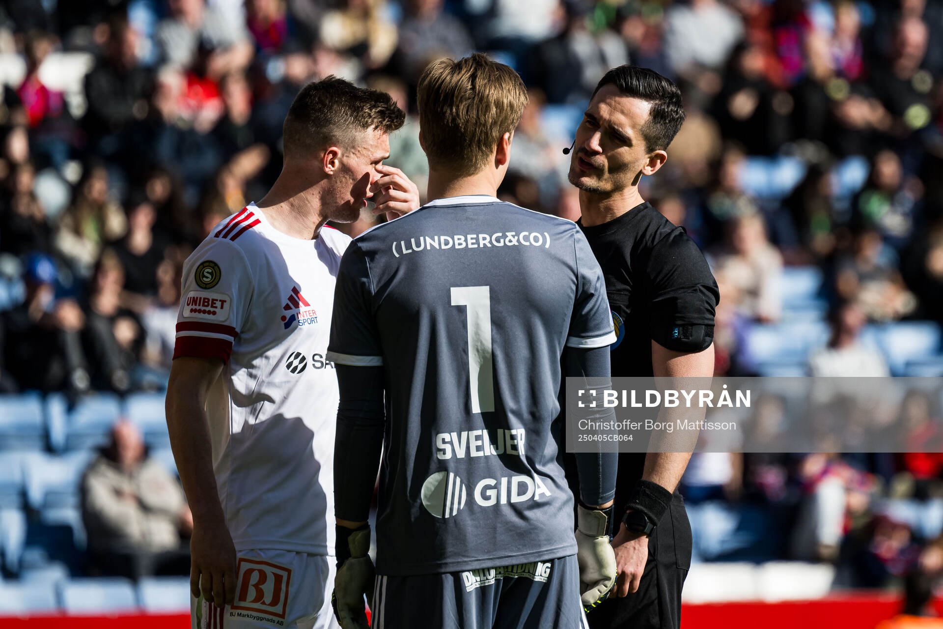 Sandvikens IFs Daniel Söderberg och målvakt Hannes